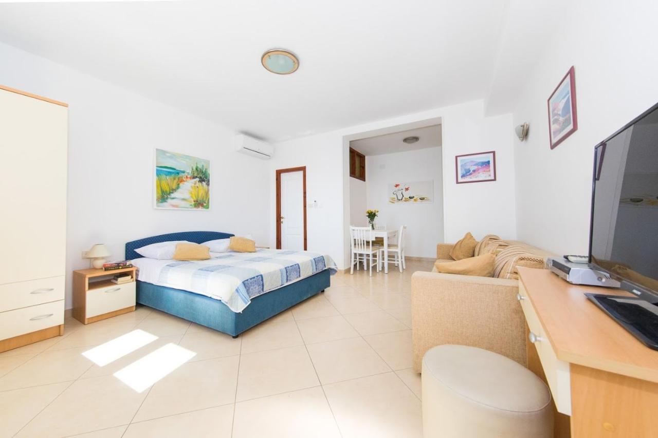 Lacroma Apartmán *