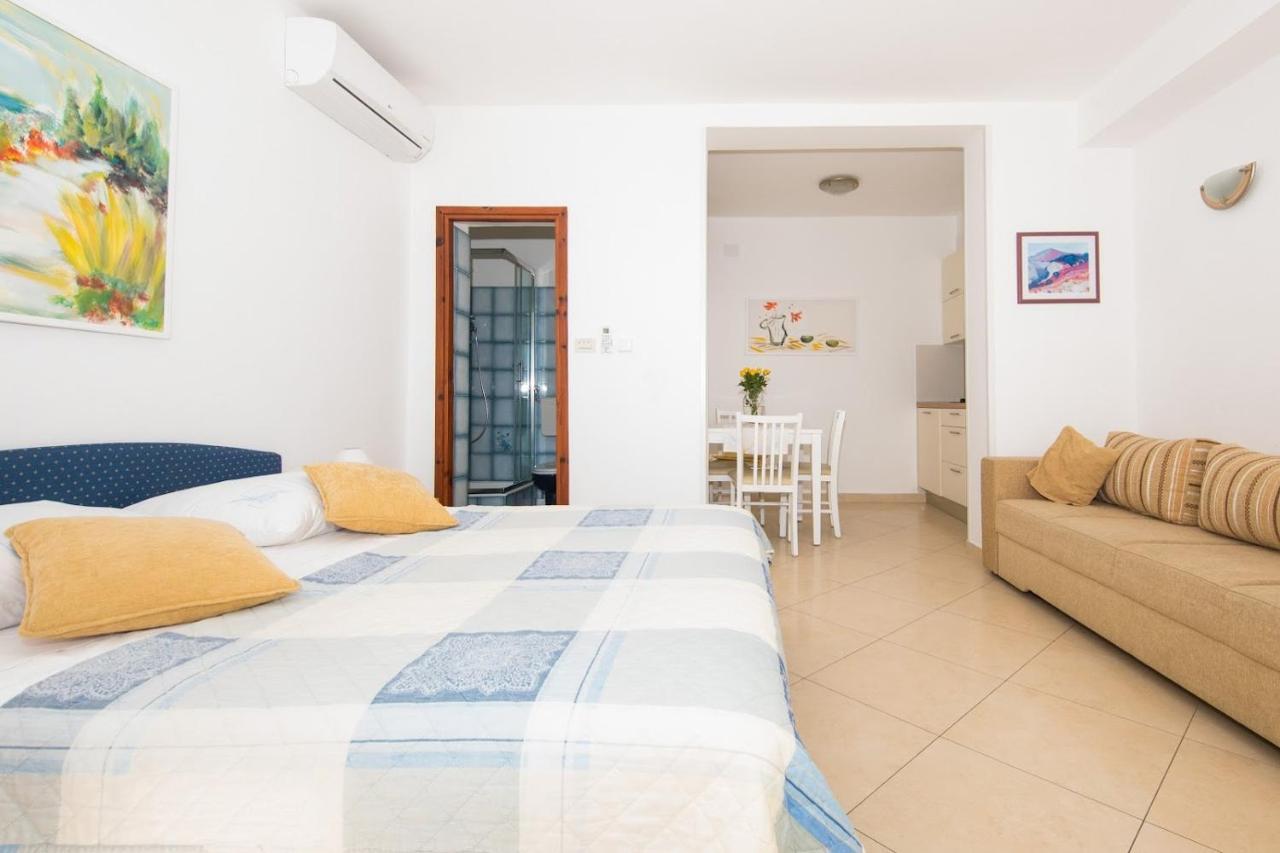 Lacroma Apartmán *